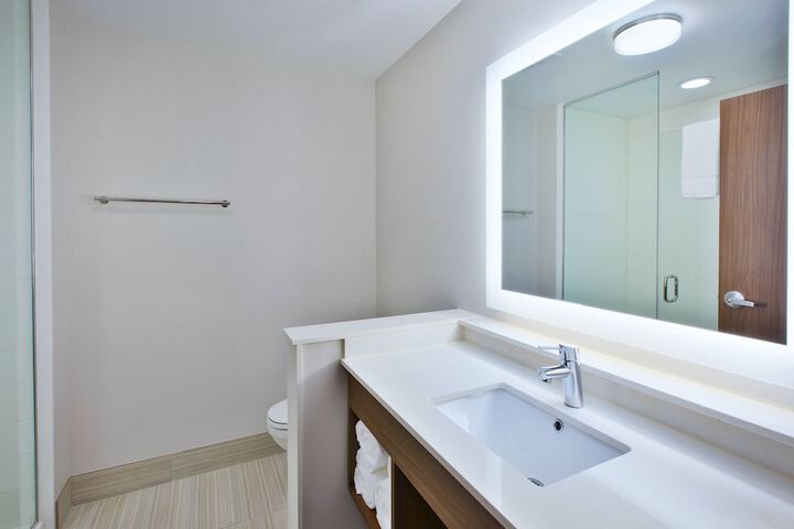 Holiday Inn Express & Suites South Hill by IHG