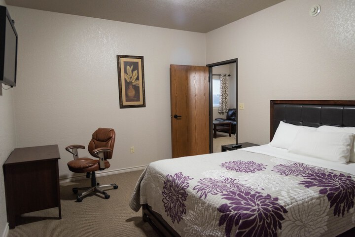 Room 16 of 19