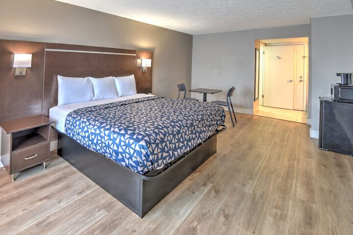 Room 12 of 21
