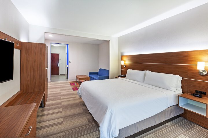 Room 30 of 42