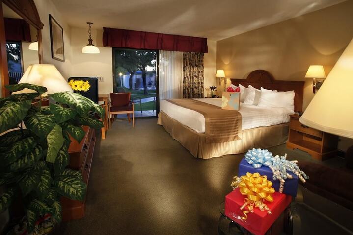 Room 12 of 26