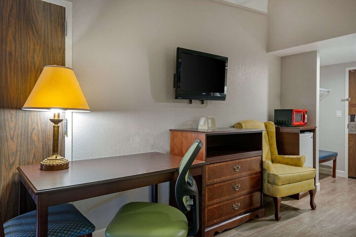 Rodeway Inn Clermont North