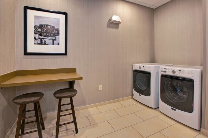 Hampton Inn & Suites Flint / Grand Blanc