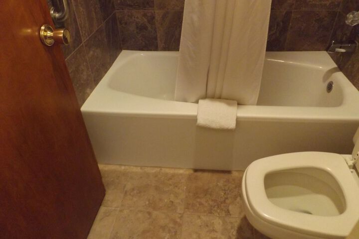 Room 6 of 19