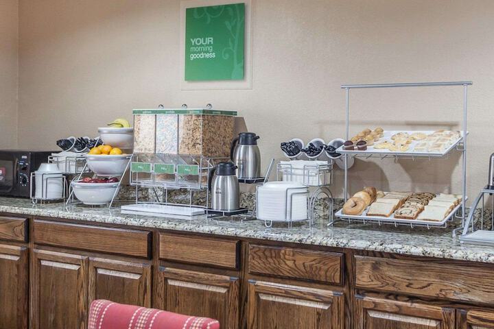 Breakfast/Coffee Service 29 of 33