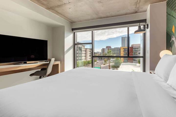 Room 35 of 59
