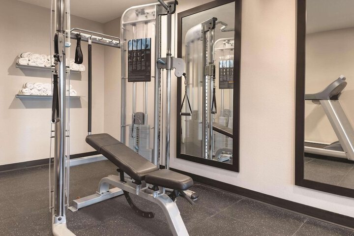 Country Inn & Suites by Radisson Pella, IA