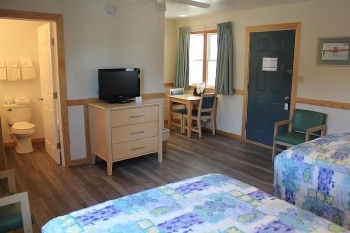 Pony Island Inn