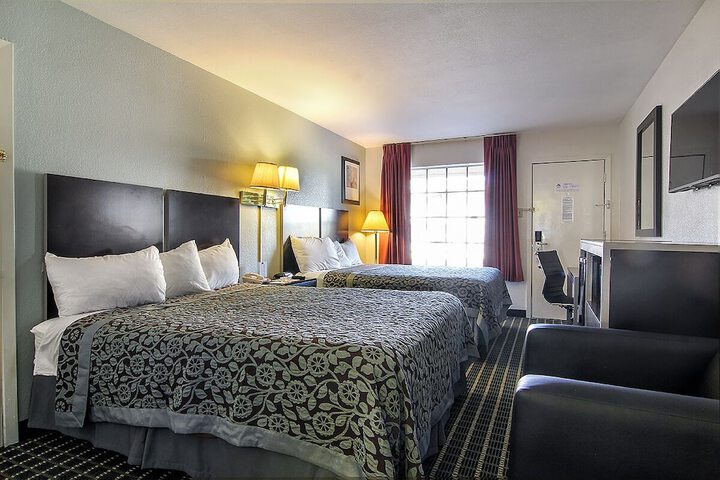 Room 22 of 48