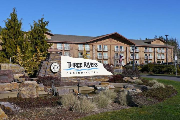 Hotel 2 of 33
