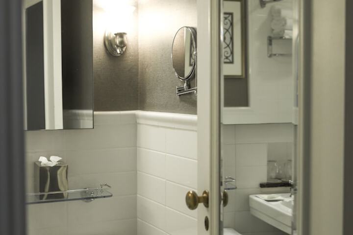 Delta Hotels by Marriott Bessborough