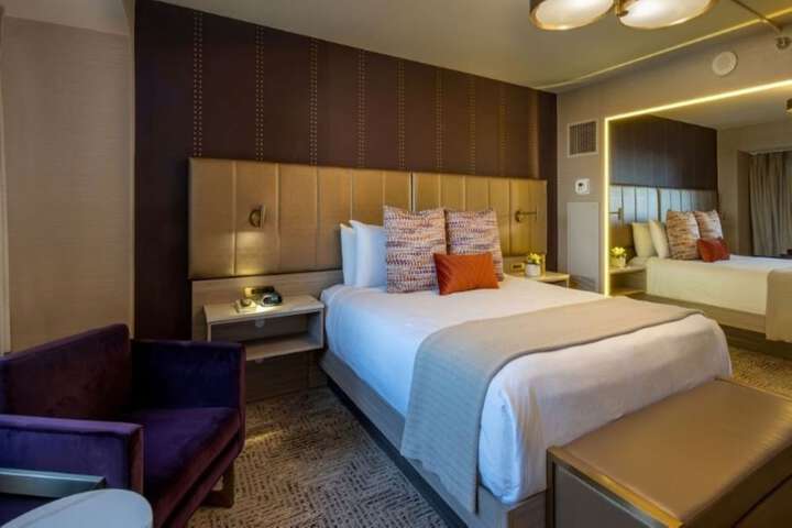 Room 26 of 107