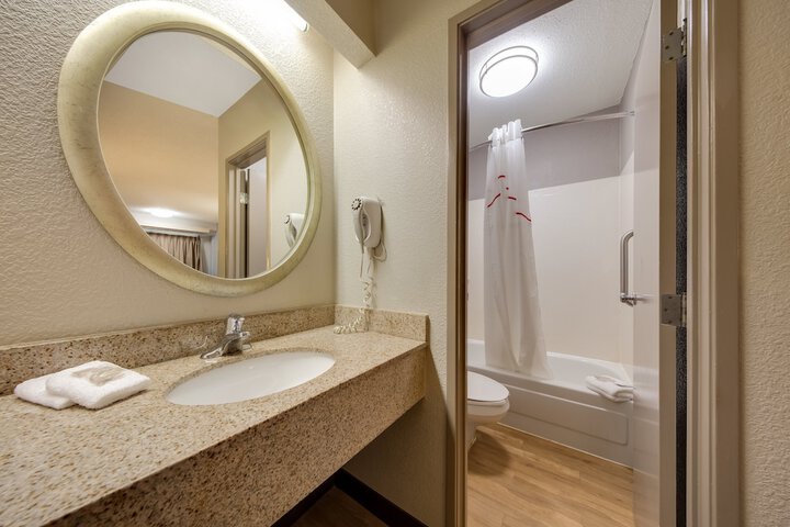 Room 21 of 28