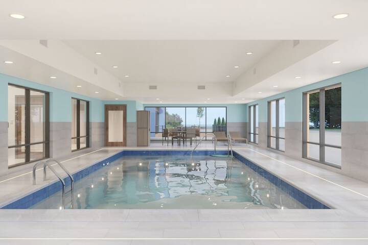 Holiday Inn Express & Suites Stevensville Benton Harbor by IHG