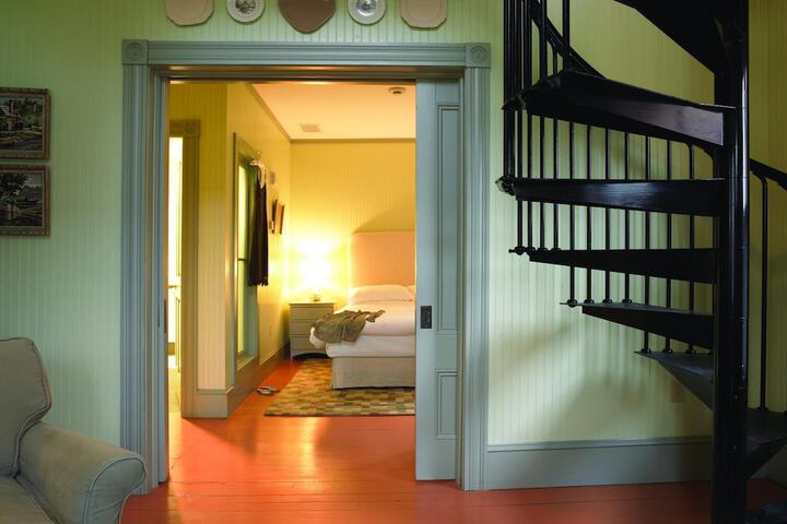 Room 22 of 104