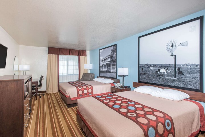 Room 12 of 16