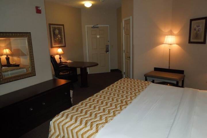 Room 12 of 32