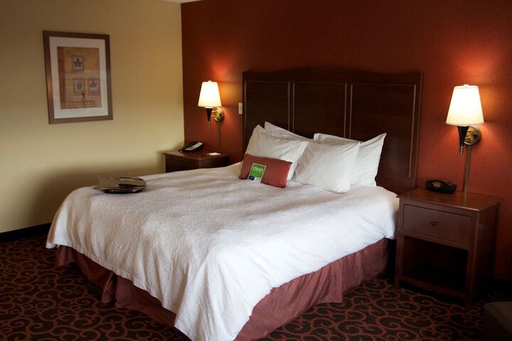 Hampton Inn & Suites Watertown