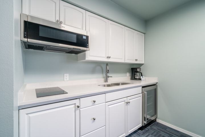The Hamilton - Lakefront & Studio Suites Hot Springs