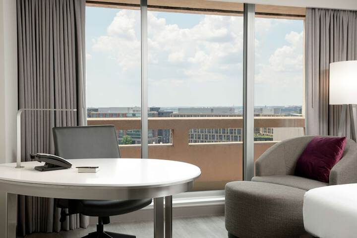 Room 26 of 103