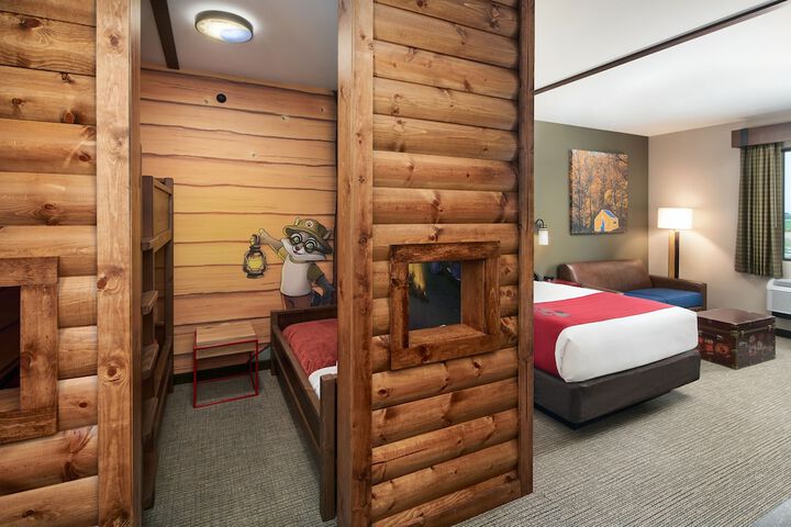 Room 33 of 66