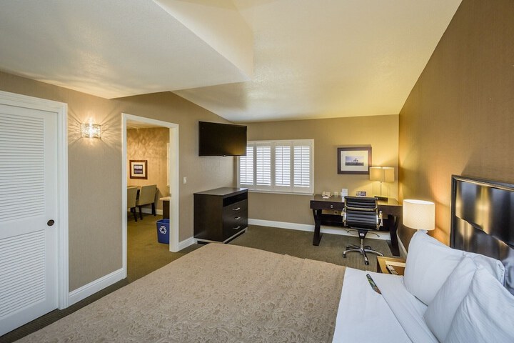 Room 26 of 55