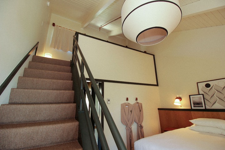 Room 42 of 64
