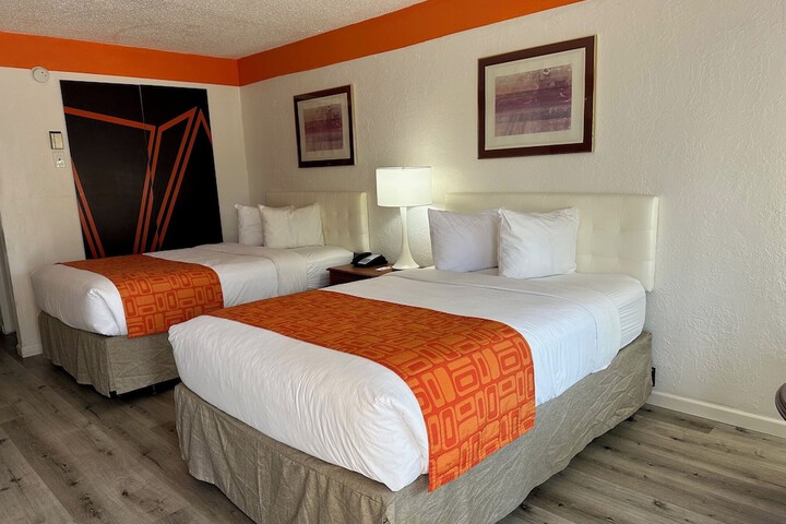 Room 16 of 30