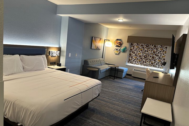 Room 18 of 40