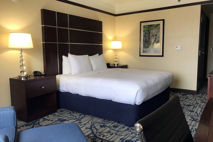 Room 47 of 99
