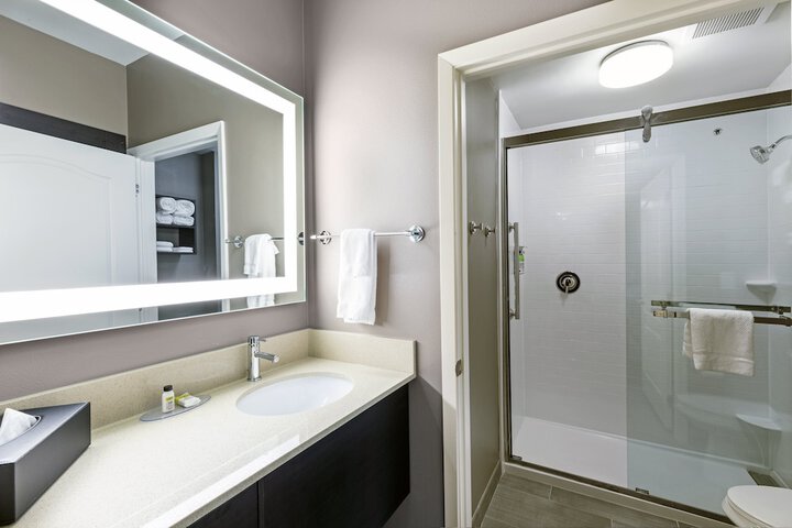 Staybridge Suites IAH Airport East by IHG