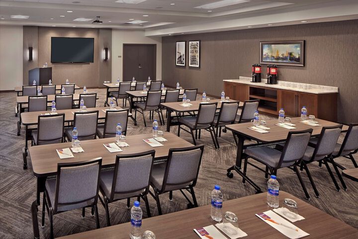 Hyatt Place Warwick / Providence Airport