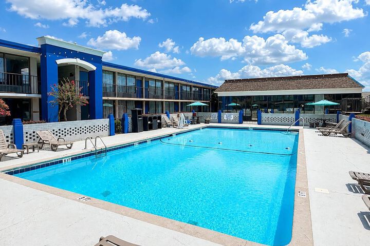 Clarion Greenville Airport Inn