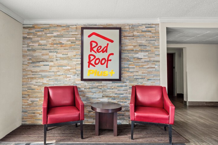 Red Roof Inn PLUS+ Belleville