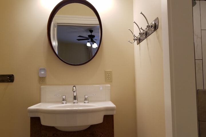 Room 103 of 126
