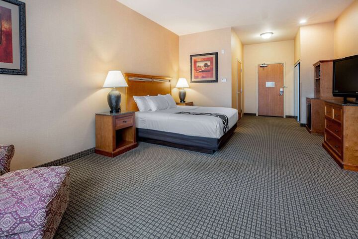 Room 10 of 30