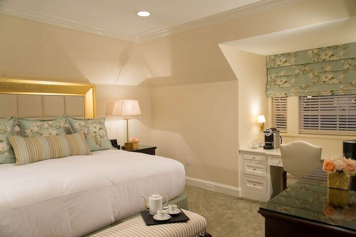 Room 112 of 221