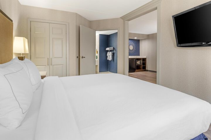 Best Western Plus Miamisburg-Dayton Suites Banquets & Hotel
