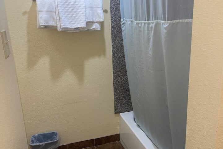 Room 26 of 48