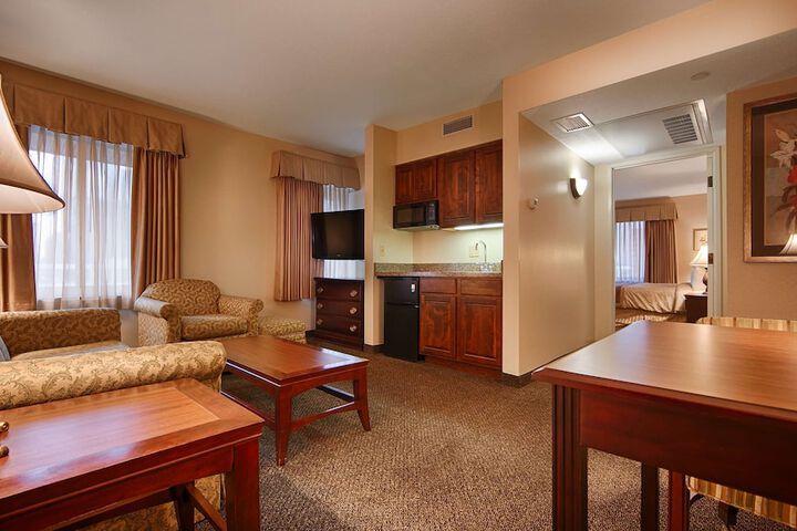 Room 13 of 27