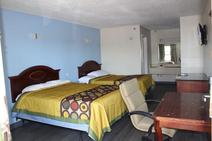 Room 10 of 10