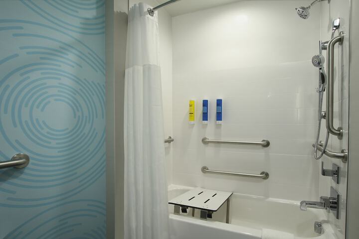 Room 14 of 34