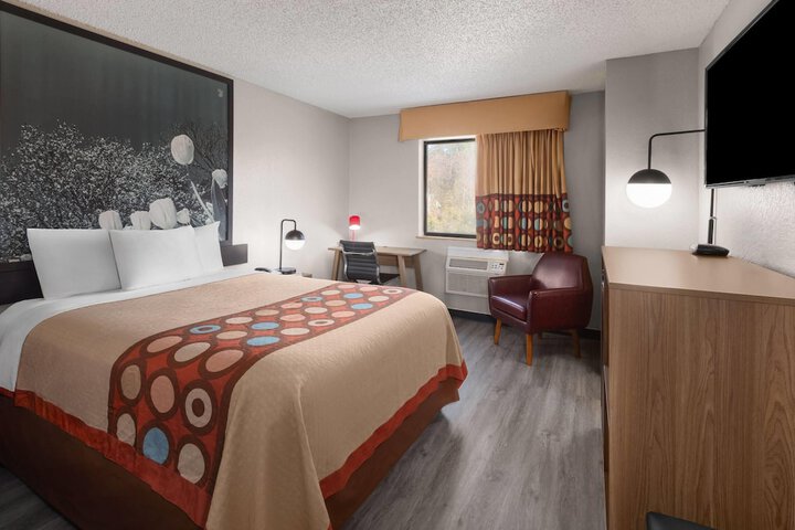 Super 8 by Wyndham Kent / Akron Area