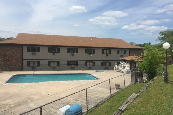 Hotel 4 of 14
