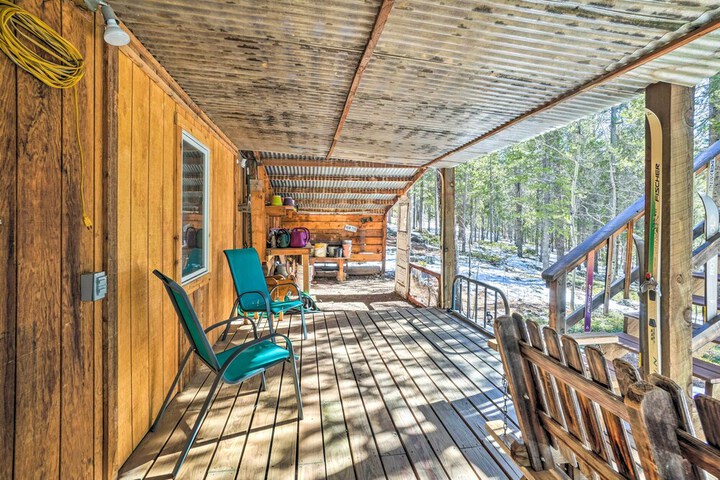 Deck Fire Pit & Grill: Log Cabin in Black Hawk