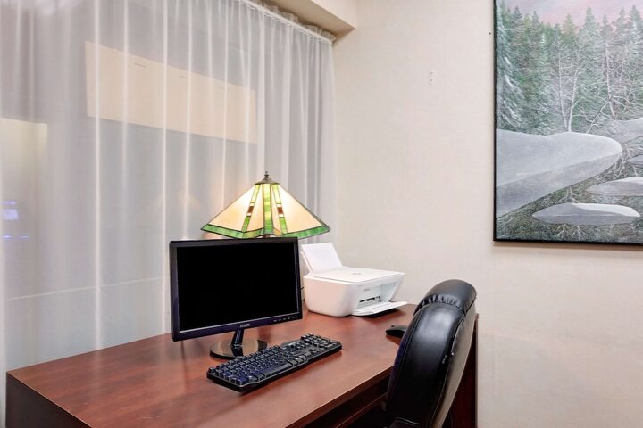 Business Center 38 of 40