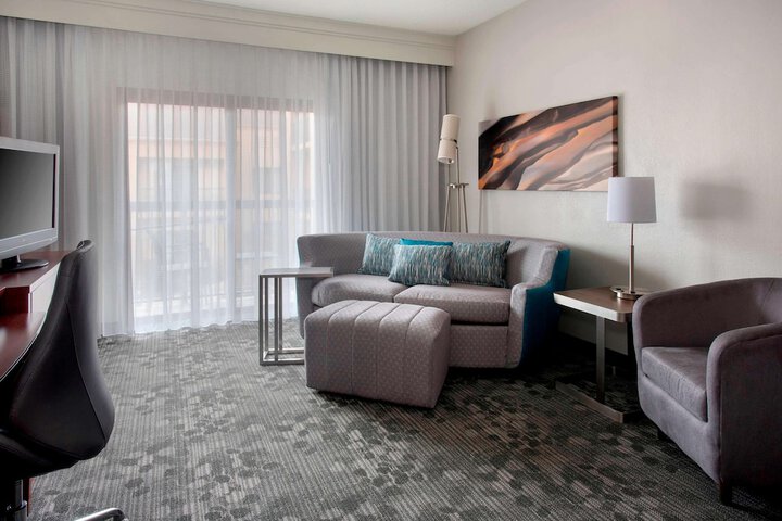 Sonesta Select Newport Middletown