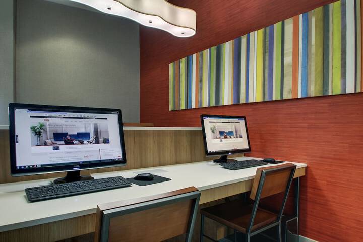 Holiday Inn Express Hotel & Suites Vernon College Area by IHG
