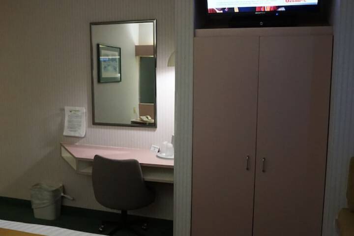 CenterWay Hotel Buffalo North Near University