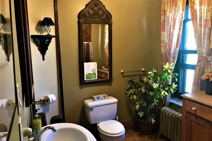 Room 26 of 49